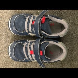 Striderite toddler boys sneakers size 10